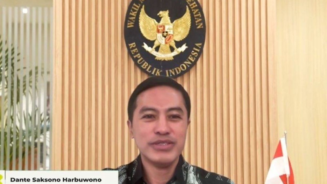 Wakil Menteri Kesehatan mengumumkan integrasi skrining kanker kolorektal ke Program Cek Kesehatan Gratis Nasional (CKG), menyasar masyarakat usia 45 tahun ke atas. Langkah ini diharapkan mampu mendeteksi dini kanker usus yang sering terlambat ditangani.