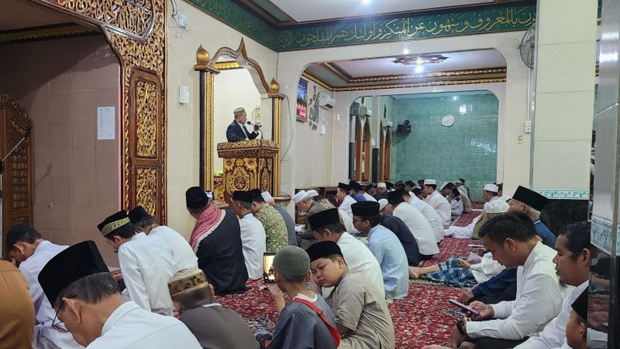 Pemerintah Kota Palembang berkomitmen kuat dalam **pengembangan rumah tahfidz** hingga pelosok kelurahan. Ini adalah upaya strategis untuk mengentaskan buta aksara Al Quran dan memperkuat fondasi agama generasi muda.
