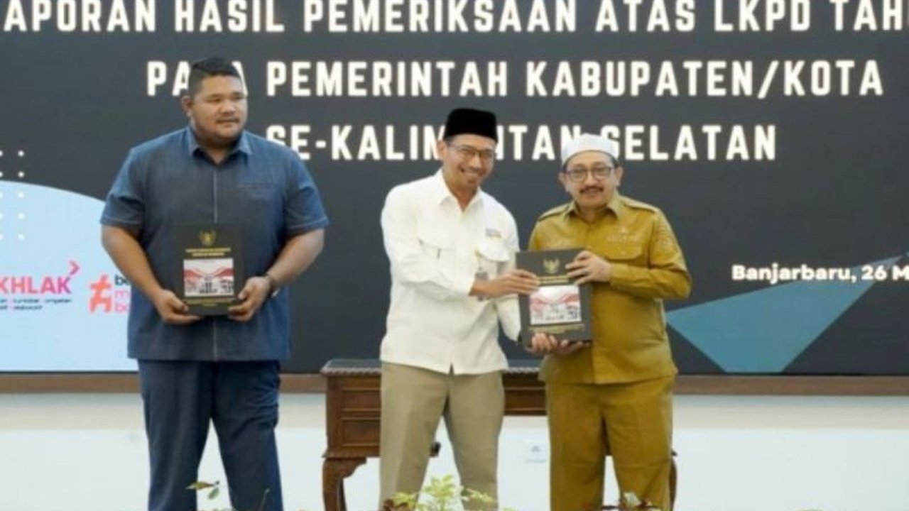Pemkab Banjar kembali meraih opini Wajar Tanpa Pengecualian (WTP) atas Laporan Keuangan Pemerintah Daerah (LKPD) 2025, menegaskan komitmen terhadap tata kelola keuangan yang transparan dan akuntabel.