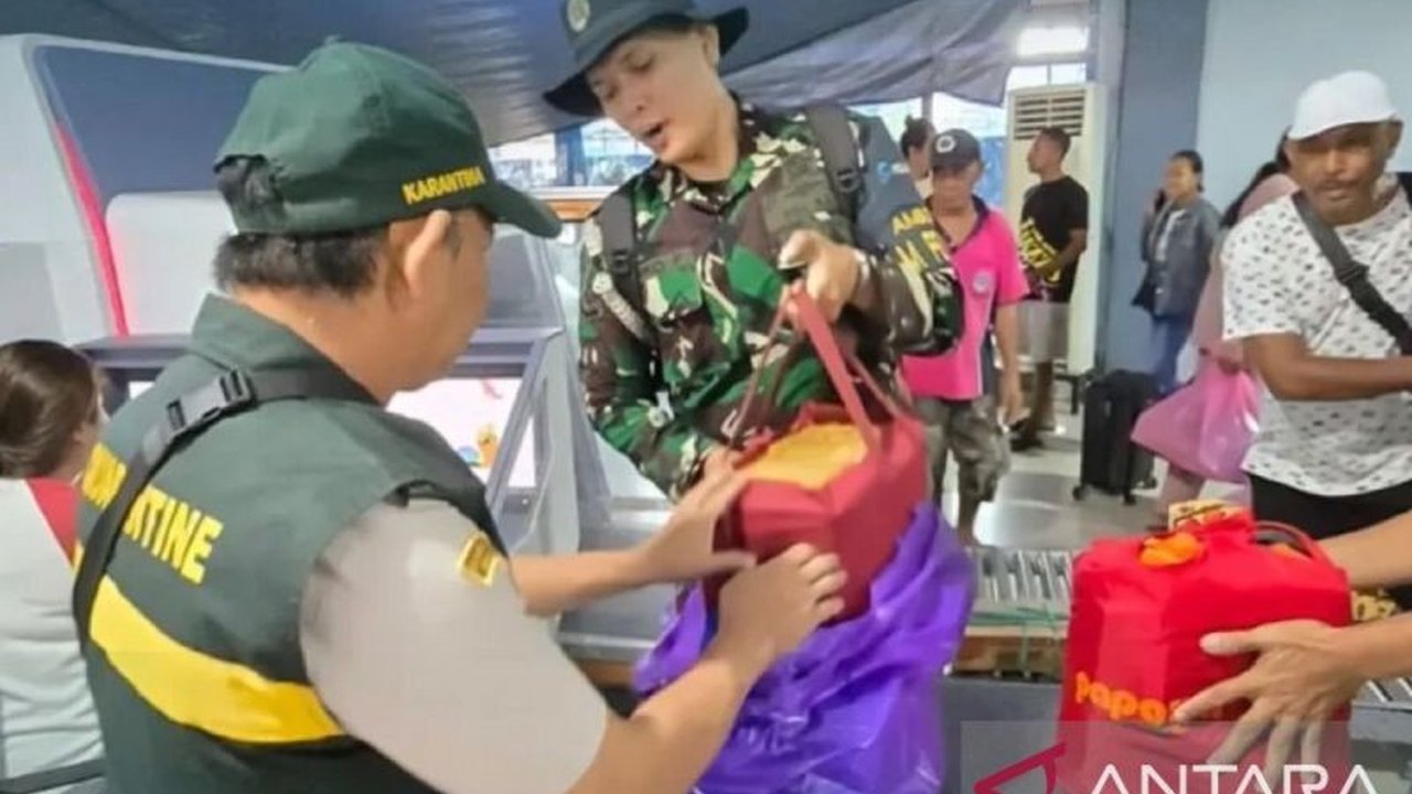 Balai Karantina Hewan, Ikan, dan Tumbuhan (BKHIT) Maluku bersinergi dengan aparat TNI memperketat pengawasan lalu lintas barang karantina di Pelabuhan Yos Sudarso Ambon, mencegah penyebaran hama dan penyakit serta menjaga biosekuriti nasional.