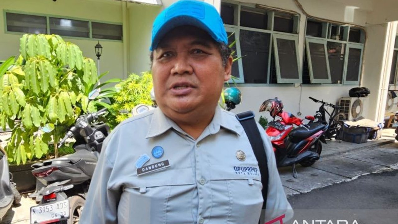 Pemerintah Kota Malang mengalokasikan Rp14,9 miliar untuk perbaikan akses Pasar Gadang Malang, bertujuan meningkatkan perputaran ekonomi dan kelancaran distribusi komoditas di pusat perdagangan vital ini.