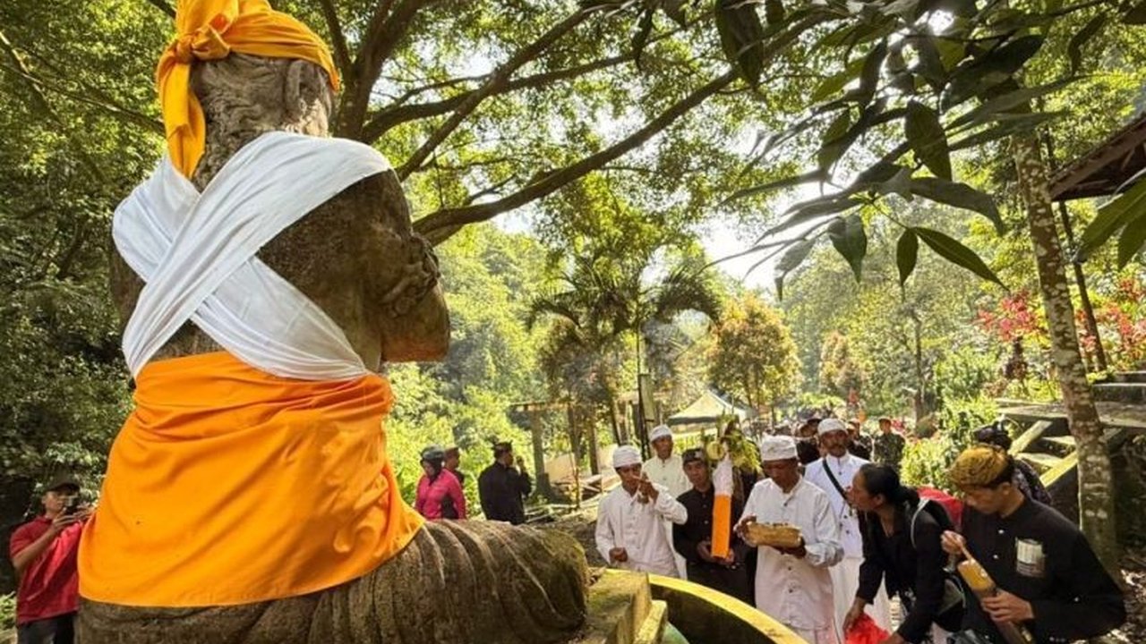 Perayaan Yadnya Kasada 2026 di Probolinggo menjadi fokus Pemkab Probolinggo untuk memperkuat pelestarian budaya masyarakat Tengger yang kaya nilai luhur.