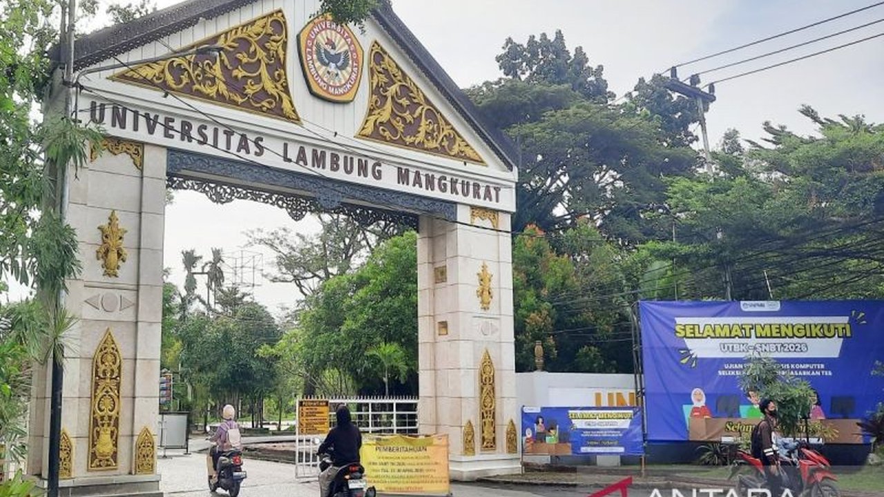 Universitas Lambung Mangkurat (ULM) membuka jalur khusus bagi penyandang disabilitas dan penghafal Al-Qur'an (hafiz) melalui seleksi Mandiri 2026, menegaskan komitmen inklusivitas dan apresiasi prestasi keagamaan.