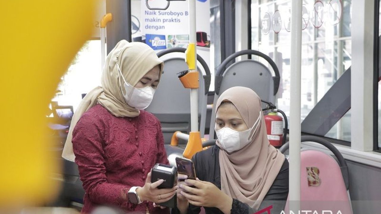 Pemerintah Kota Surabaya memberlakukan promo spesial Tarif Transportasi dan Parkir Rp733 pada 31 Mei, mengajak masyarakat bertransaksi non tunai melalui QRIS sekaligus merayakan Hari Jadi Kota Surabaya ke-733.