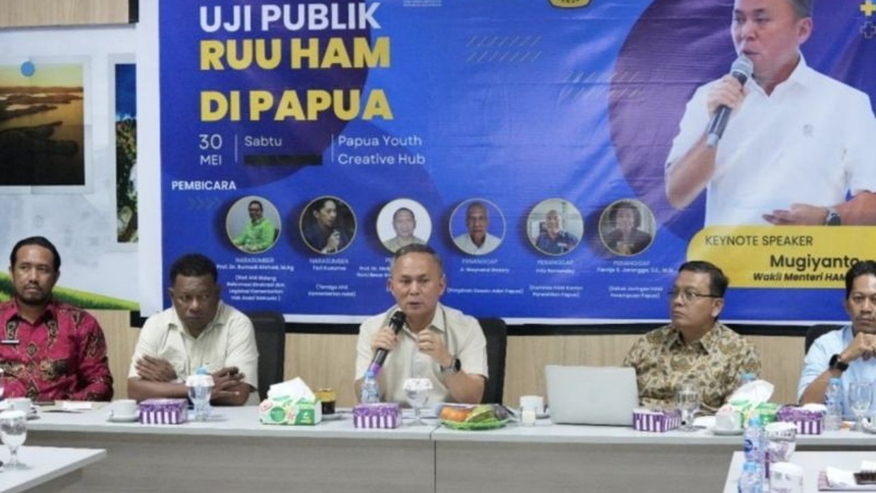 Wamenkumham Mugiyanto pastikan aspirasi masyarakat Papua jadi masukan kunci Revisi UU HAM. Ini demi perlindungan hak warga dan jawab tantangan kontemporer, target pengesahan 2026.