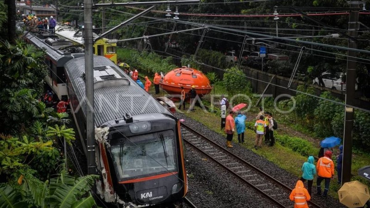 Rencana pembangunan flyover di Jalan Sudirman, Kota Tangerang, menjadi langkah strategis untuk mencegah kecelakaan kereta api dan mengatasi kemacetan lalu lintas yang parah.