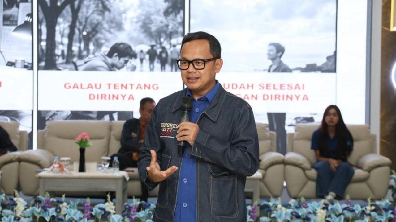 Wakil Menteri Dalam Negeri Bima Arya Sugiarto menyerukan generasi muda untuk meningkatkan kualitas diri dan berkolaborasi demi mewujudkan Indonesia Emas 2045, memanfaatkan bonus demografi yang ada.