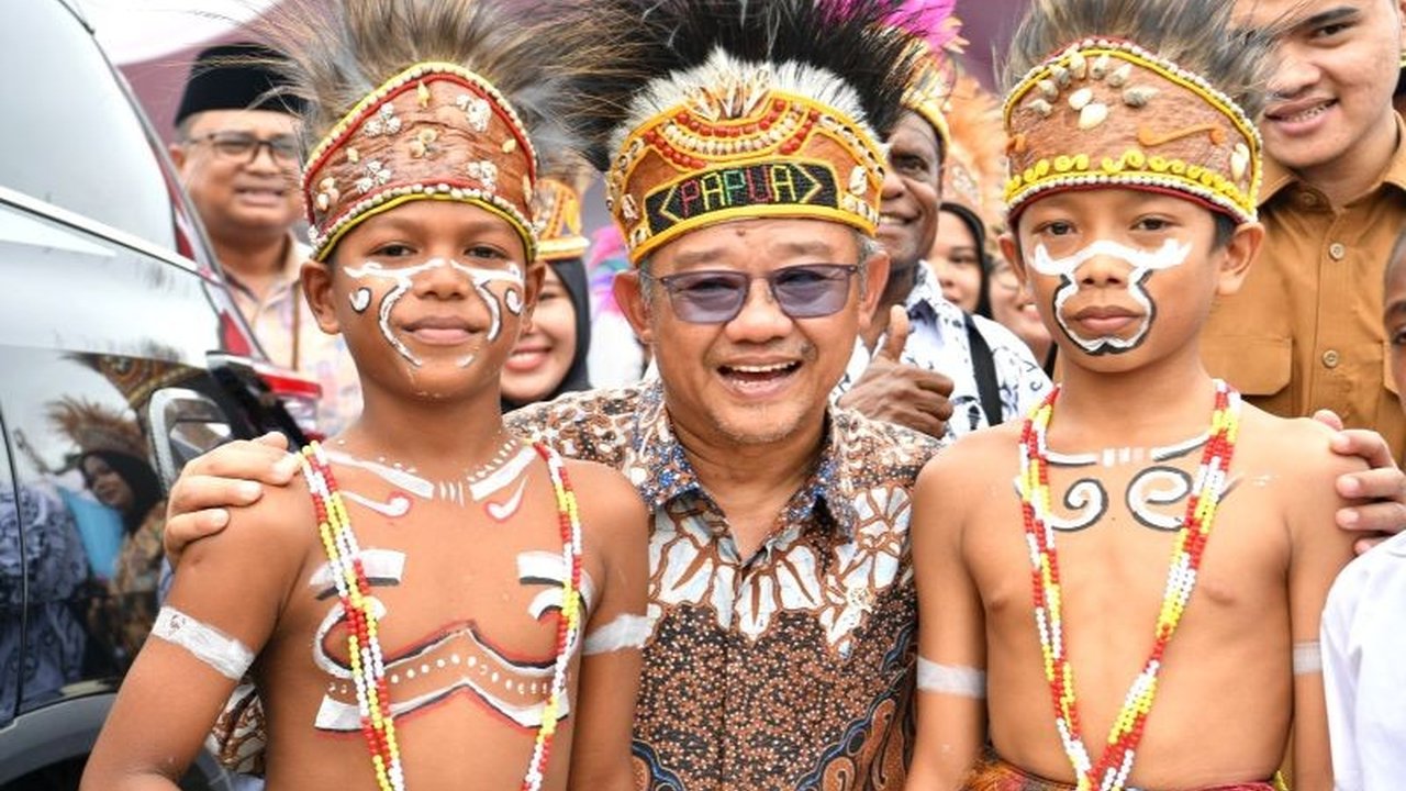 Kementerian Pendidikan Dasar dan Menengah (Kemendikdasmen) menggandakan jumlah sekolah penerima program Revitalisasi Sekolah Teluk Bintuni untuk tahun 2026, menegaskan komitmen pemerataan pendidikan di wilayah 3T.