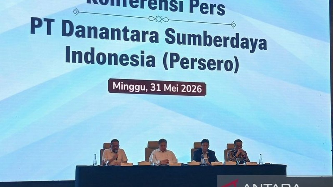Mulai 1 Juni 2026, eksportir sumber daya alam (SDA) wajib melaporkan kegiatan ekspornya melalui PT Danantara Sumberdaya Indonesia (DSI). Kebijakan pelaporan ekspor SDA ini bertujuan perkuat pengawasan dan cegah praktik curang.