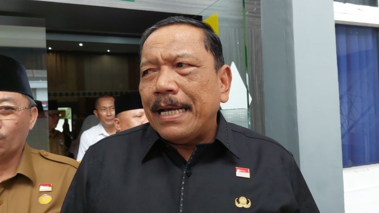 Pemerintah Provinsi Bengkulu berhasil menormalisasi kembali Harga Sawit di lima kabupaten setelah rapat dengan PKS, memastikan petani menerima harga sesuai ketetapan daerah.
