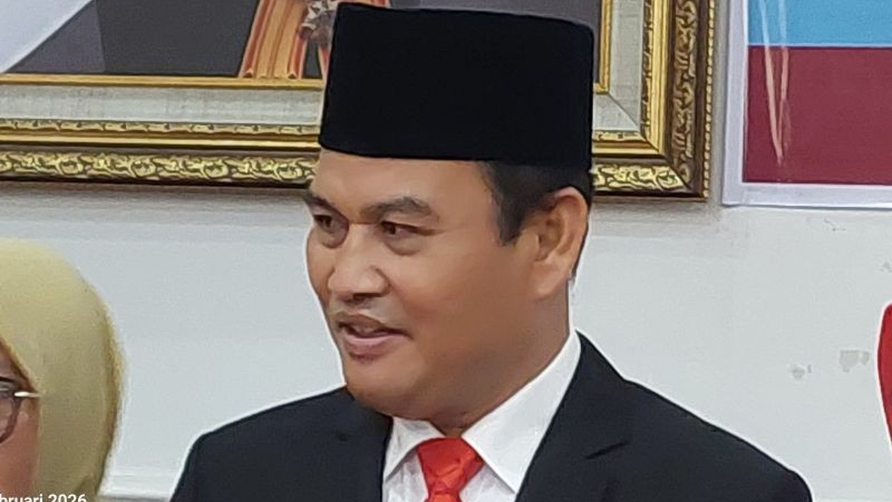 Pemerintah Provinsi Bengkulu tengah mengupayakan perampingan OPD dari 35 menjadi 26 unit. Namun, ASN dipastikan tidak akan terdampak oleh Perampingan OPD Bengkulu, melainkan hanya penyesuaian jabatan struktural demi efisiensi anggaran hingga Rp50 miliar.