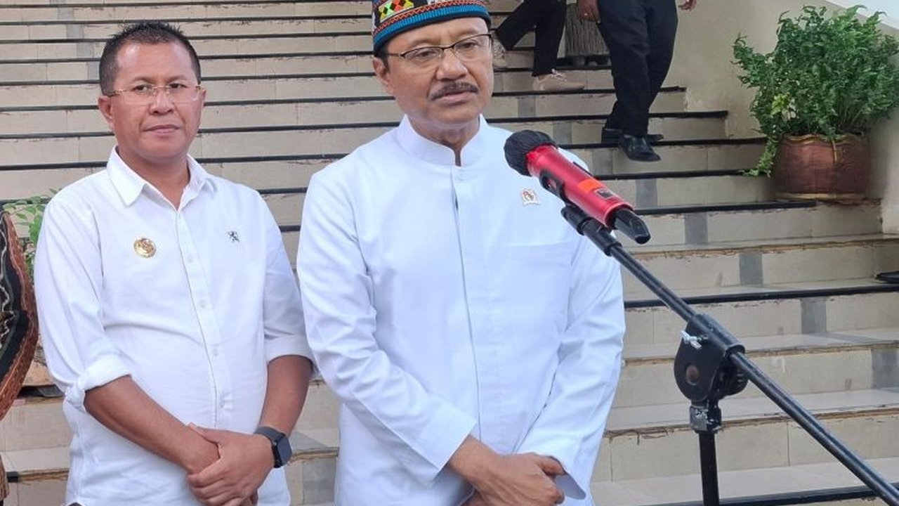 Pembangunan Sekolah Rakyat Merah Putih di Kabupaten Kupang, Nusa Tenggara Timur, telah mencapai 75 persen dan ditargetkan beroperasi Juli 2026, menjadi persembahan Presiden Prabowo untuk memutus mata rantai kemiskinan.