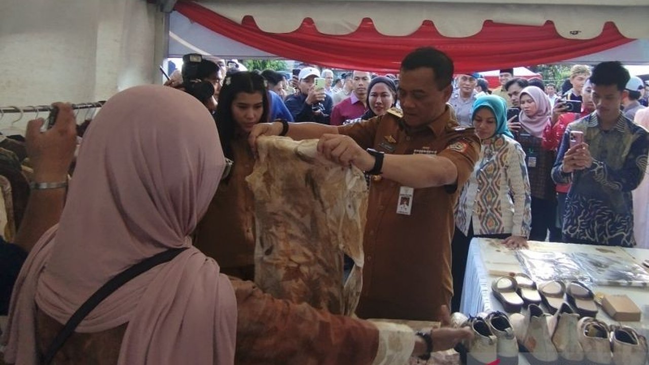 Pemerintah Provinsi Jawa Tengah tengah mengkaji rencana perluasan layanan Bus Trans Jateng Kudus, termasuk potensi penggunaan bus listrik dan dampaknya terhadap pelaku transportasi lokal.