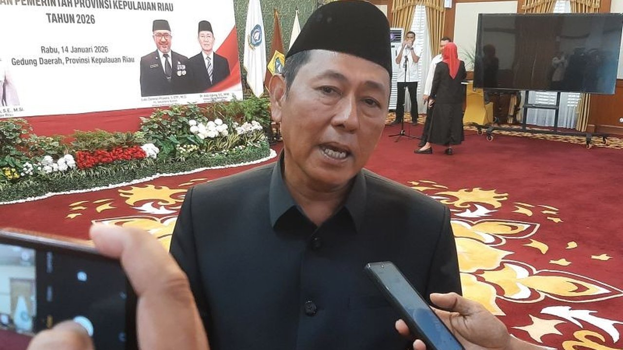 Dinas Pendidikan Provinsi Kepulauan Riau (Disdik Kepri) akan memberlakukan kebijakan larangan ponsel di sekolah bagi siswa SMA/SMK mulai tahun 2027, mengacu pada regulasi nasional terkait perlindungan anak di ruang digital.