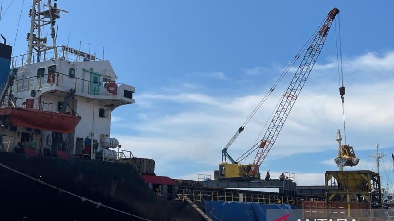 DPMPTSP Kota Cirebon meluncurkan aplikasi Sikertas 2.0 untuk memperkuat iklim investasi dan mendorong kemitraan UMKM, menargetkan peningkatan signifikan dalam realisasi investasi di Cirebon.