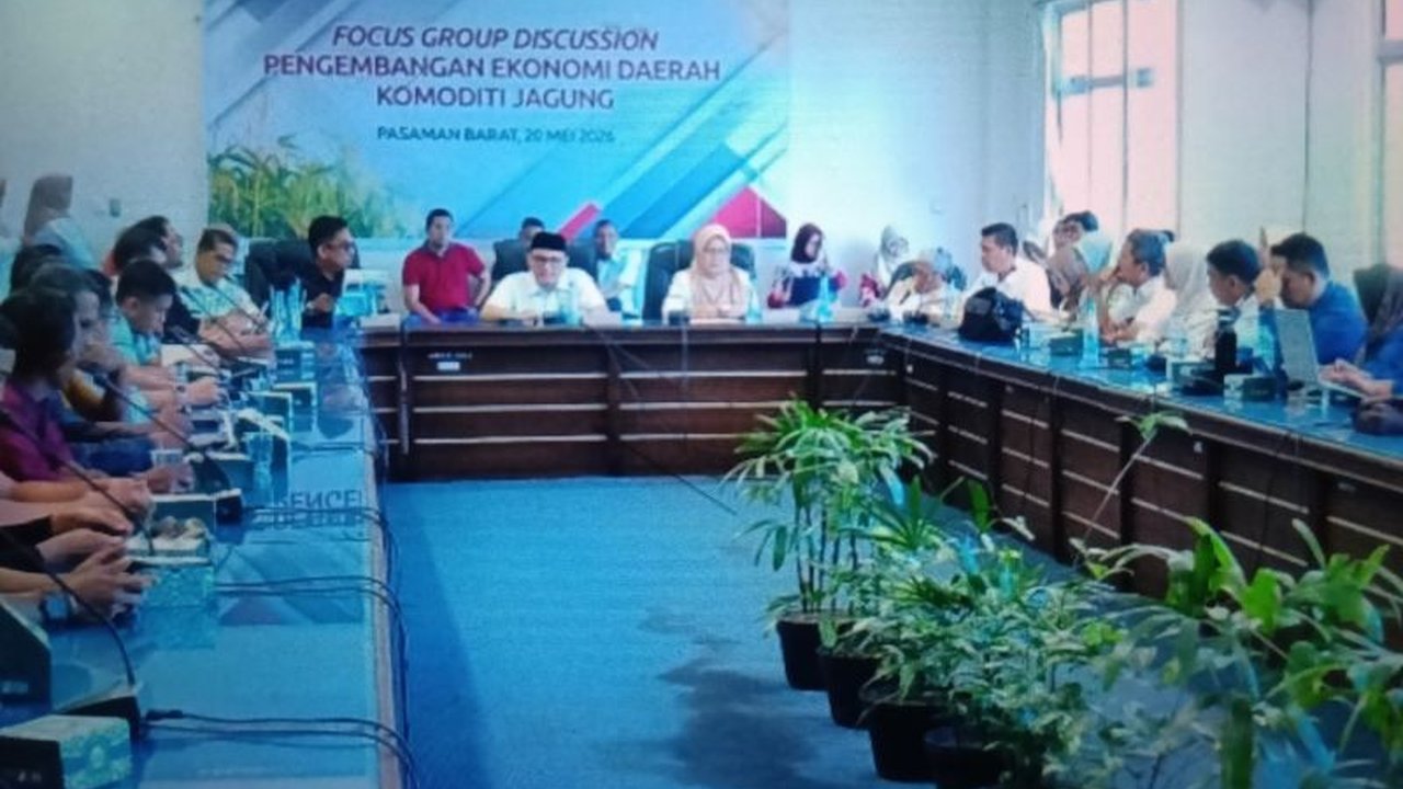 Pemerintah Kabupaten Pasaman Barat terus mengintensifkan edukasi kepada petani jagung, fokus pada pengelolaan usaha tani, akses kredit produktif, dan penguatan kapasitas ekonomi masyarakat demi peningkatan ekonomi daerah.