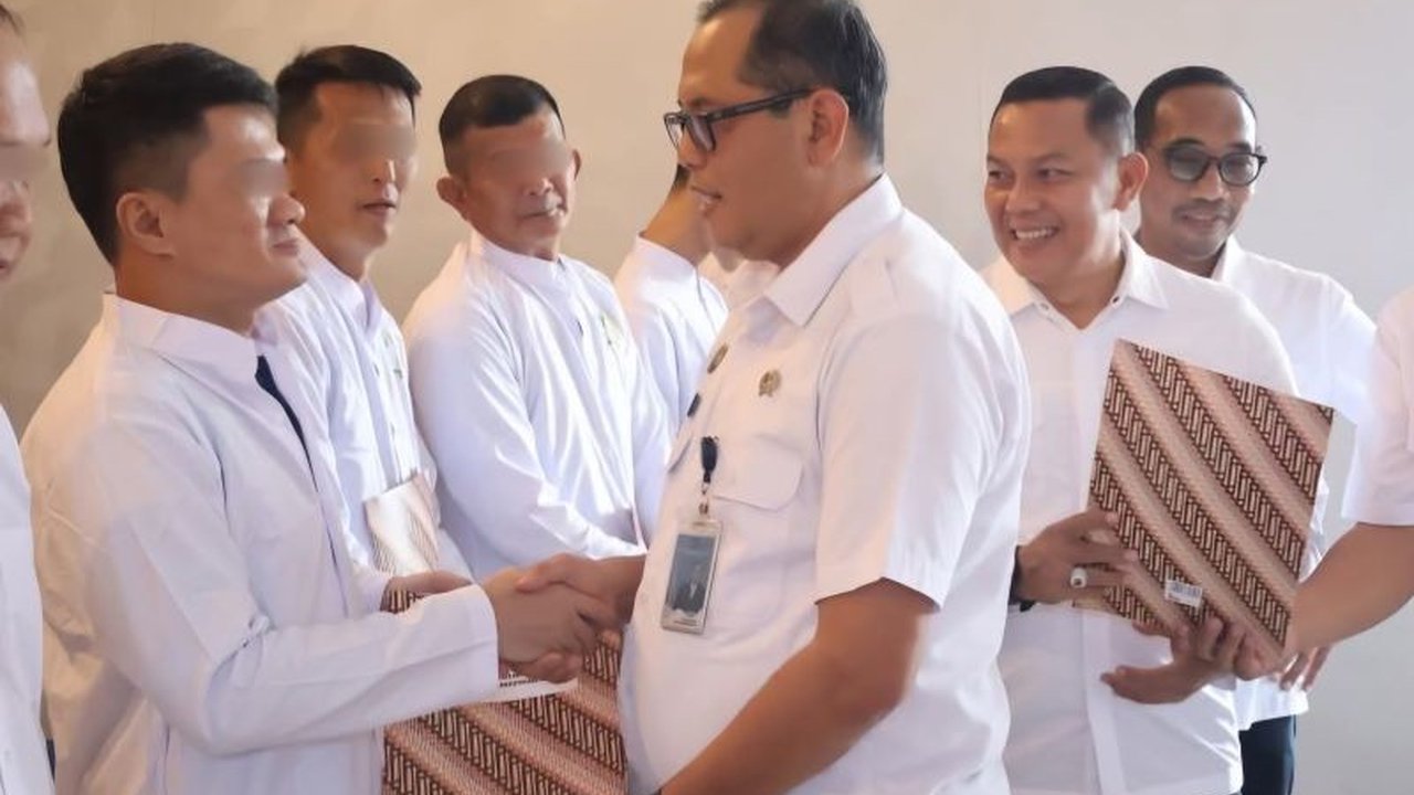 Sebanyak 19 warga binaan Lapas Narkotika Tanjungpinang menerima Remisi Waisak 2026 sebagai apresiasi atas perubahan perilaku positif, sekaligus menghemat anggaran negara hingga ratusan juta rupiah.