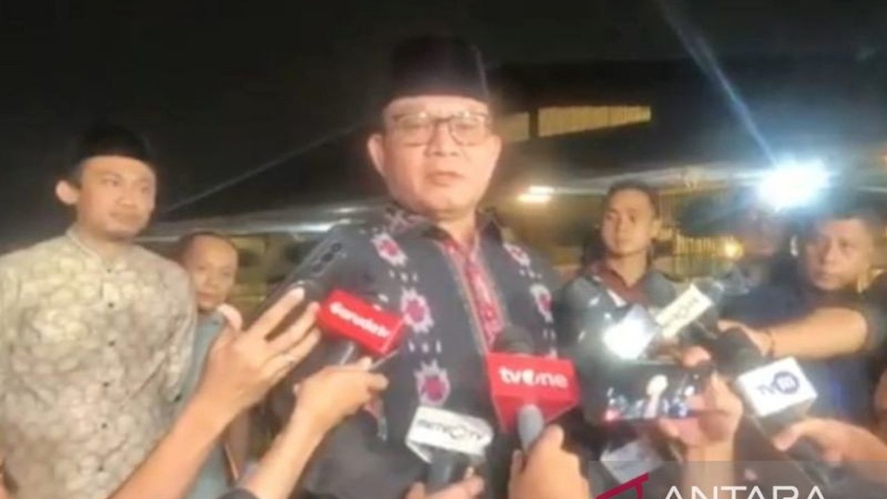 Kepala Staf Kepresidenan Dudung Abdurachman mengenang Pesan Ryamizard Ryacudu yang selalu menekankan pentingnya mencintai rakyat dalam setiap penugasan, sebuah prinsip yang menjadi pedoman prajurit TNI.