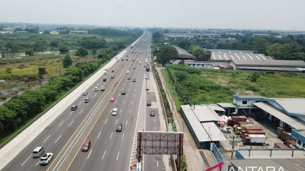 PT Jasamarga Transjawa Tol (JTT) telah menyiapkan 42 Area Rehat Tol Trans Jawa secara optimal. Simak fasilitas lengkap dan tips perjalanan aman di sini!