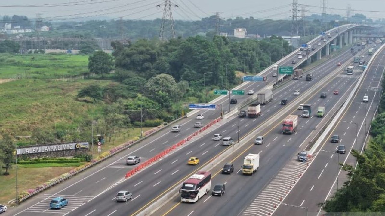 PT Jasamarga Jalanlayang Cikampek (JJC) mencatat lonjakan lalu lintas MBZ signifikan menjelang libur Waisak dan Harlah Pancasila, dengan puluhan ribu kendaraan meninggalkan Jakarta.