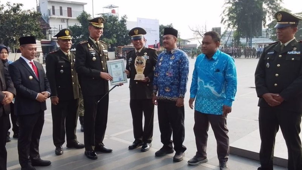 Program Kampung Pancasila Serang menjadi wujud nyata dalam merawat nilai gotong royong dan persatuan di masyarakat, membentengi dari degradasi moral dan pengaruh negatif modernisasi.
