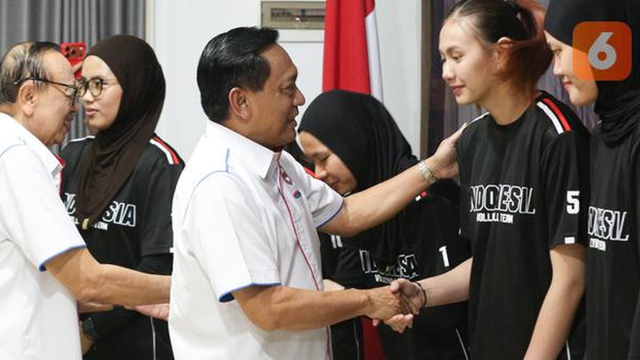 Pelepasan Timnas Bola Voli Putri ke AVC Volleyball Cup Filipina 2026 yang berlangsung di Padepokan Voli Jenderal Polisi Kunarto, Sentul, Bogor pada Selasa (02/06/2026). (Bola.com/Abdul Aziz)