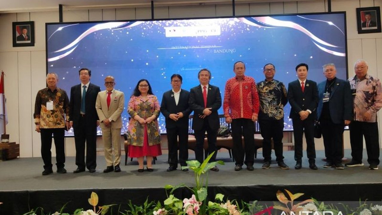 Ketua Umum Perhimpunan Persahabatan Indonesia-Tiongkok (PPIT), Al Busyra Basnur, menekankan pentingnya generasi muda Indonesia mengadopsi etos dan Budaya Kerja Tiongkok agar tidak hanya menjadi pasar global.