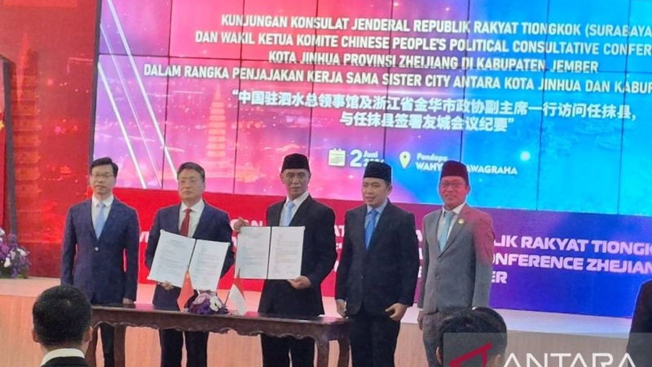 Pemerintah Kabupaten Jember menjajaki kerja sama strategis dengan delegasi Kota Jinhua, Tiongkok, membuka peluang besar di berbagai sektor demi kesejahteraan masyarakat Jember.