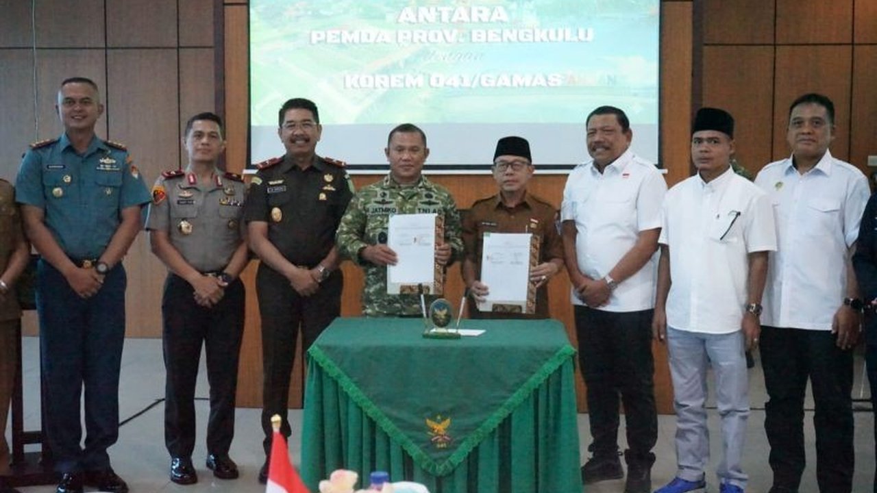 Pemprov Bengkulu dan TNI Korem 041 Gamas perkuat Ketahanan Ekonomi Bengkulu. Kerja sama ini fokus percepatan pembangunan infrastruktur dan pemberdayaan masyarakat melalui gotong royong.