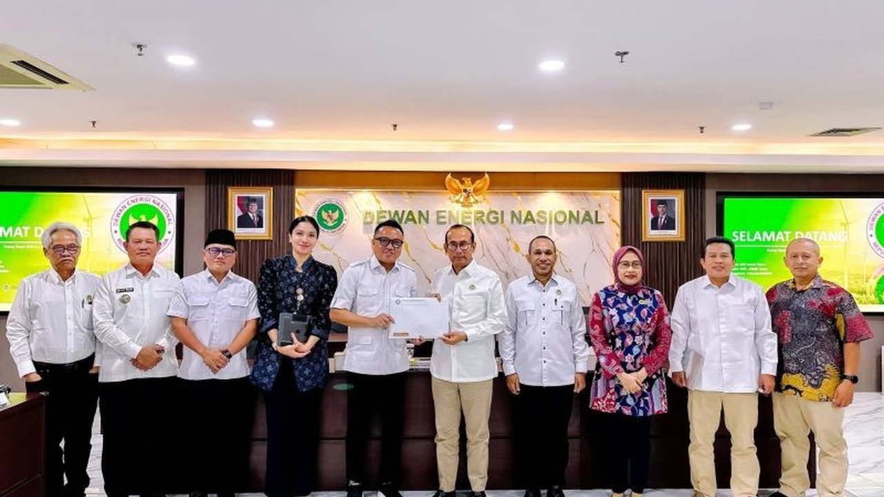 Asosiasi Kabupaten Penghasil Sawit Indonesia (AKPSI) menegaskan peran vital daerah penghasil sawit dalam menopang kemandirian energi nasional melalui hilirisasi sawit dan program biodiesel B50, sekaligus meningkatkan kesejahteraan petani.