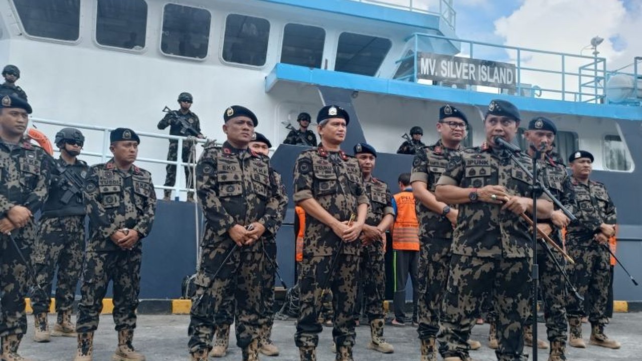 KKP menahan MV Silver Island, menggagalkan penyelundupan 1,2 ton ikan Napoleon ilegal. Ini mencegah kerugian negara miliaran rupiah dan menegaskan komitmen KKP menjaga laut Indonesia.