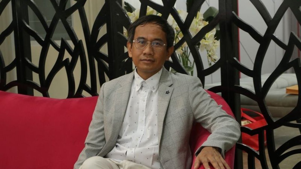 Peneliti Universitas Jember (Unej) berhasil membuktikan Ampelocissus rubiginosa lauterb atau 'tawas ut', tanaman endemik Kalimantan, efektif turunkan gula darah, menawarkan solusi antidiabetes inovatif.
