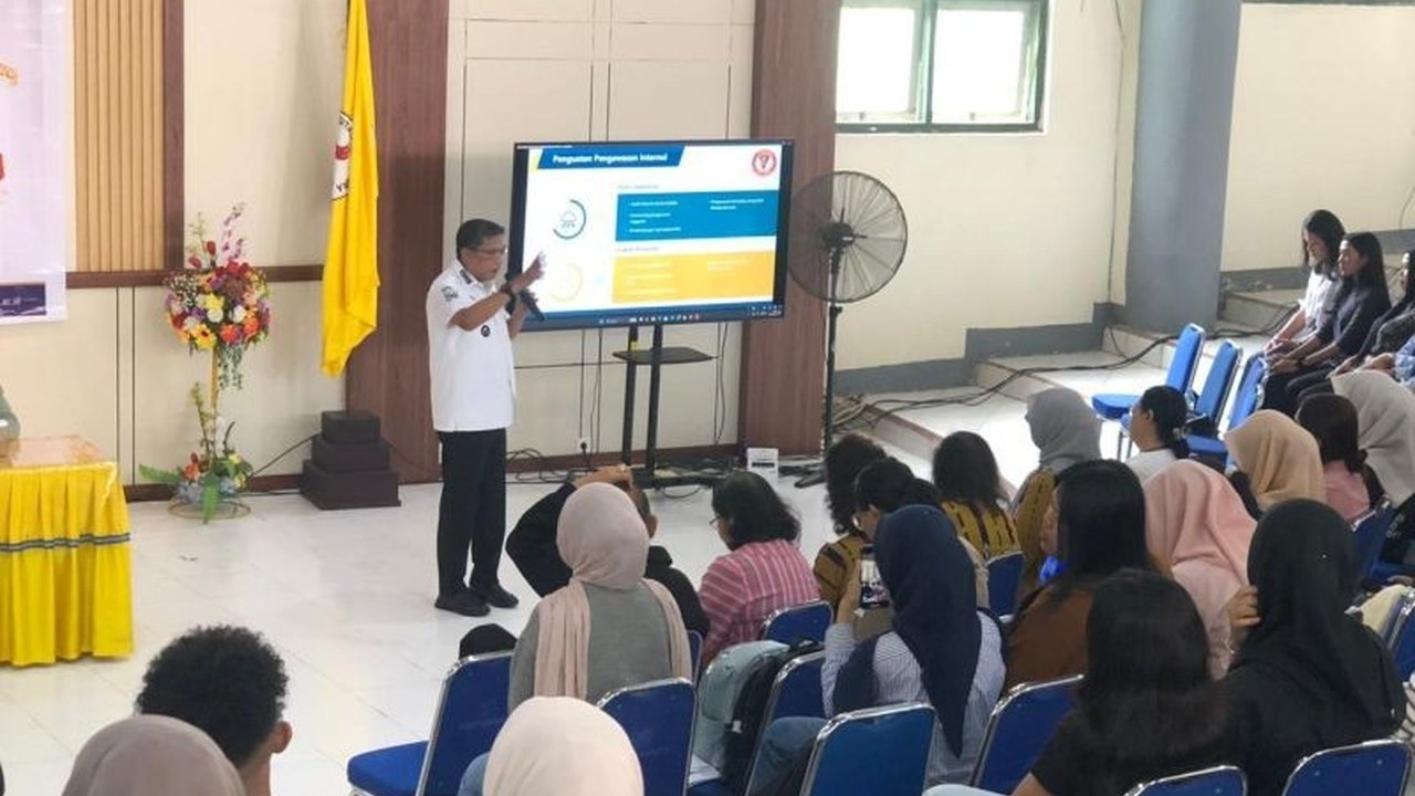 Wali Kota Ambon Bodewin Wattimena berikan pendidikan antikorupsi kepada mahasiswa Fisip Unpatti, menanamkan integritas dan dorong generasi muda kawal pemerintahan. Simak upaya Pemkot Ambon dalam pencegahan korupsi dan peningkatan pelayanan publik.