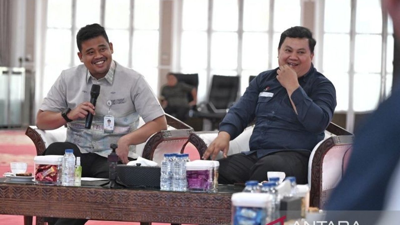 Gubernur Sumatera Utara Bobby Nasution mendukung penuh percepatan legalisasi sumur minyak rakyat, langkah strategis untuk mendongkrak produksi energi nasional dan mencapai swasembada energi.