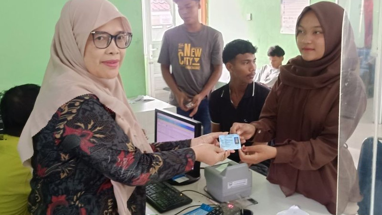 Pemerintah Kabupaten Pasaman Barat melalui Disdukcapil mengajak Generasi Z usia 17 tahun untuk memanfaatkan libur sekolah guna melakukan perekaman KTP-el, memastikan identitas sah dan persiapan sebagai pemilih pemula.