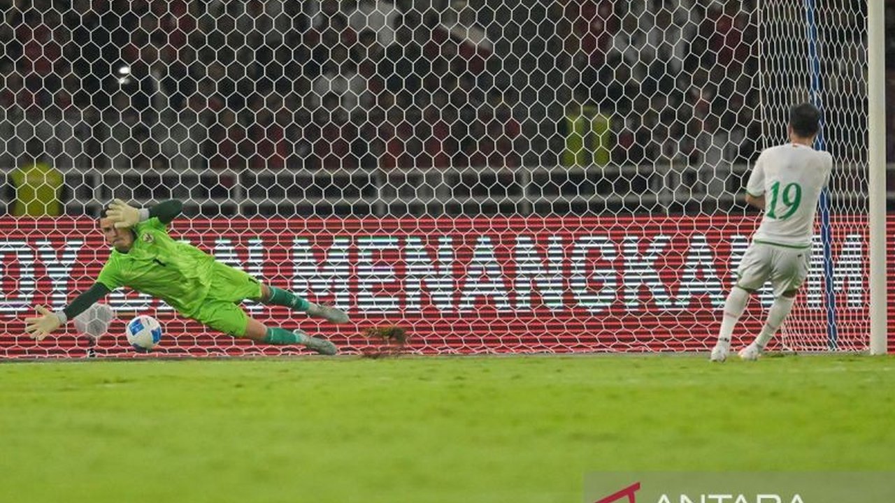 Performa gemilang kiper Emil Audero menjadi sorotan utama saat Timnas Indonesia meraih kemenangan meyakinkan 3-0 atas Oman di FIFA Match Day, memutus rekor buruk 38 tahun.