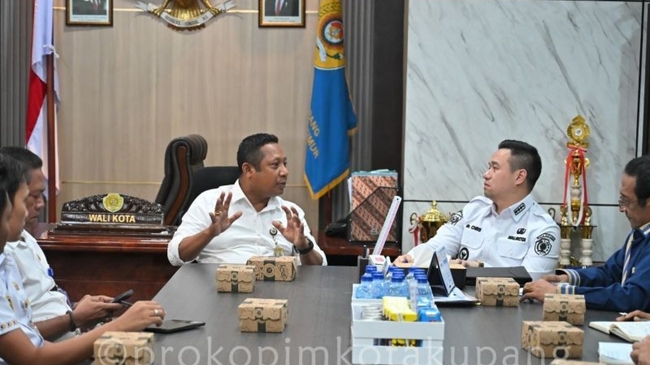 Pemerintah Kota Kupang berupaya keras mempercepat operasional lima bus bantuan Kemenhub dengan mencari solusi atas kendala regulasi dan administrasi demi meningkatkan layanan transportasi publik di Kota Kupang.