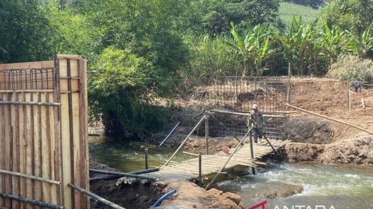 Kodim 0722/Kudus menargetkan pembangunan empat jembatan penghubung di wilayahnya guna memperkuat akses pendidikan dan ekonomi warga, serta melancarkan mobilitas di Kudus.