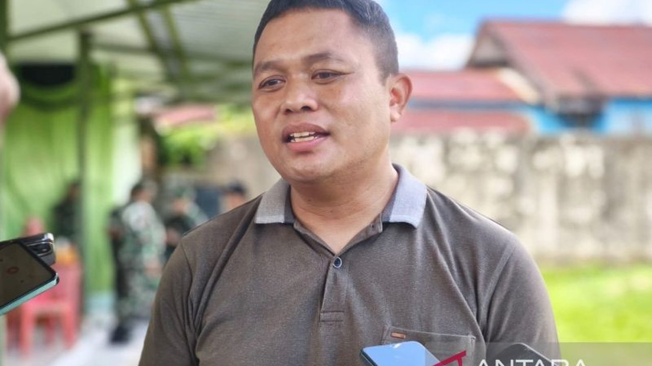 Kodim Nabire mengambil peran aktif dalam pembangunan tujuh Koperasi Desa Merah Putih (KDMP) di Nabire, Papua Tengah, sebuah inisiatif vital untuk memperkuat ekonomi masyarakat desa yang ditargetkan rampung bertahap hingga Agustus 2026.