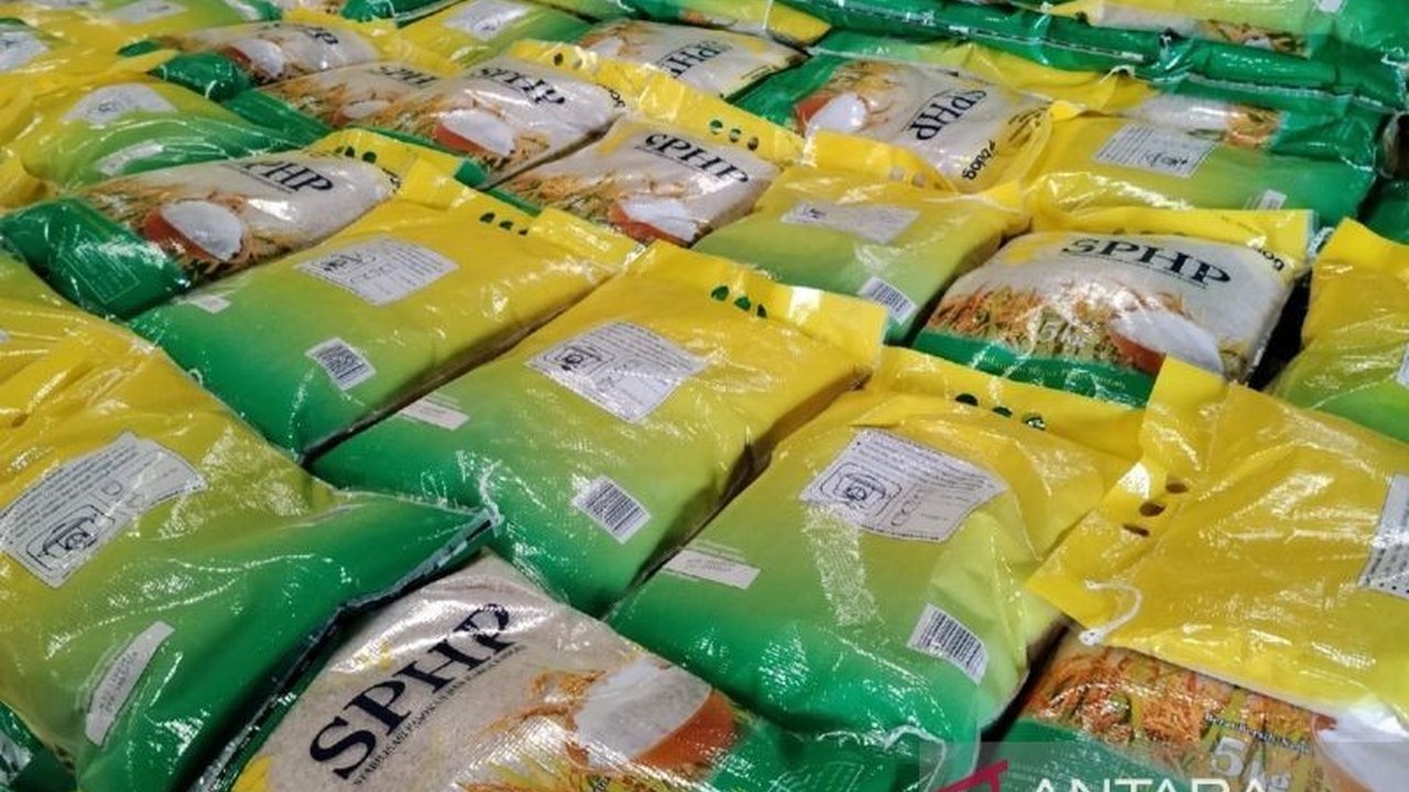Perum Bulog Kanwil Sumut sukses menyalurkan ribuan ton beras SPHP untuk Stabilisasi Harga Beras di pasar. Langkah ini memastikan ketersediaan dan menekan gejolak harga, terutama saat momen penting.