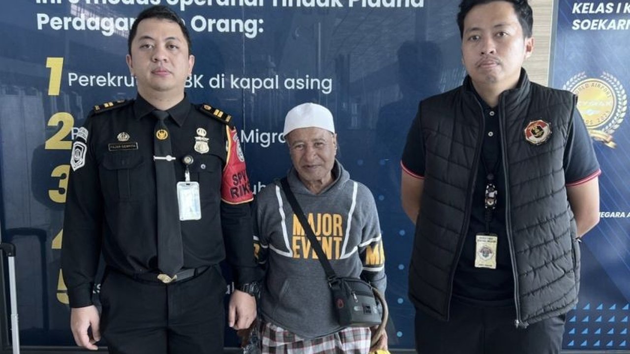 Kantor Imigrasi Kelas I TPI Bandarlampung mendeportasi seorang WNA Yaman, Mohammed Saleh Ahmed Al, setelah terbukti overstay selama 66 hari, menegaskan komitmen penegakan hukum keimigrasian di Indonesia.