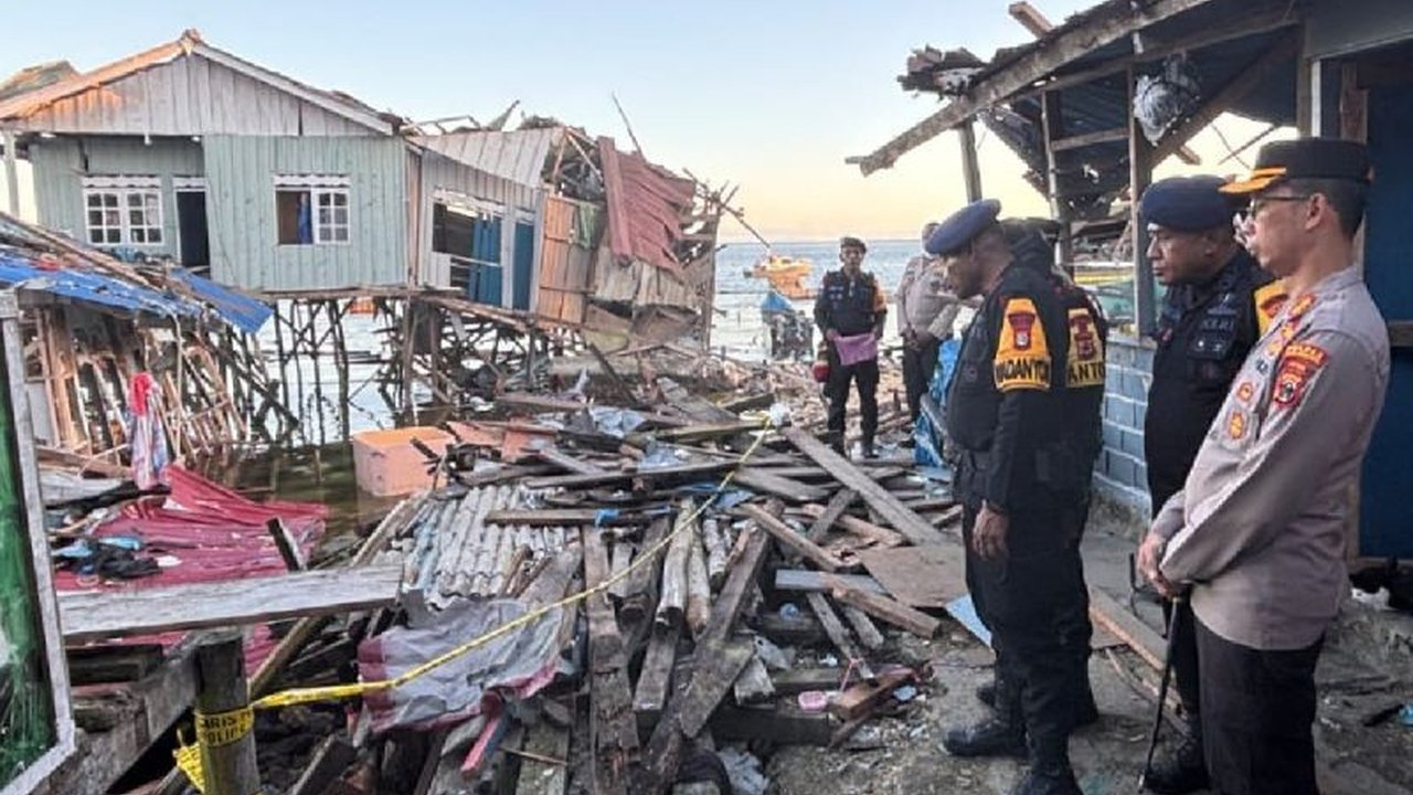 Tim Disaster Victim Identification (DVI) Polda Papua terus berupaya mengungkap identitas korban bom Biak yang menewaskan enam orang dan tiga lainnya hilang, dengan metode antemortem dan DNA untuk memberikan kepastian kepada keluarga korban.