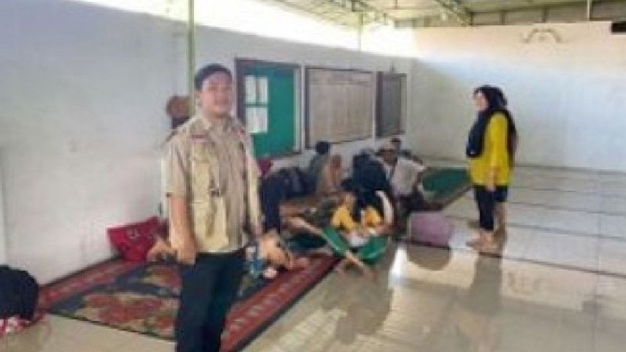 Banjir Kota Medan pada Jumat (5/6) menyebabkan 1.992 rumah terdampak dan 30 jiwa mengungsi. Pusdalops Sumut dan BPBD Sumut sigap lakukan penanganan serta mitigasi bencana.
