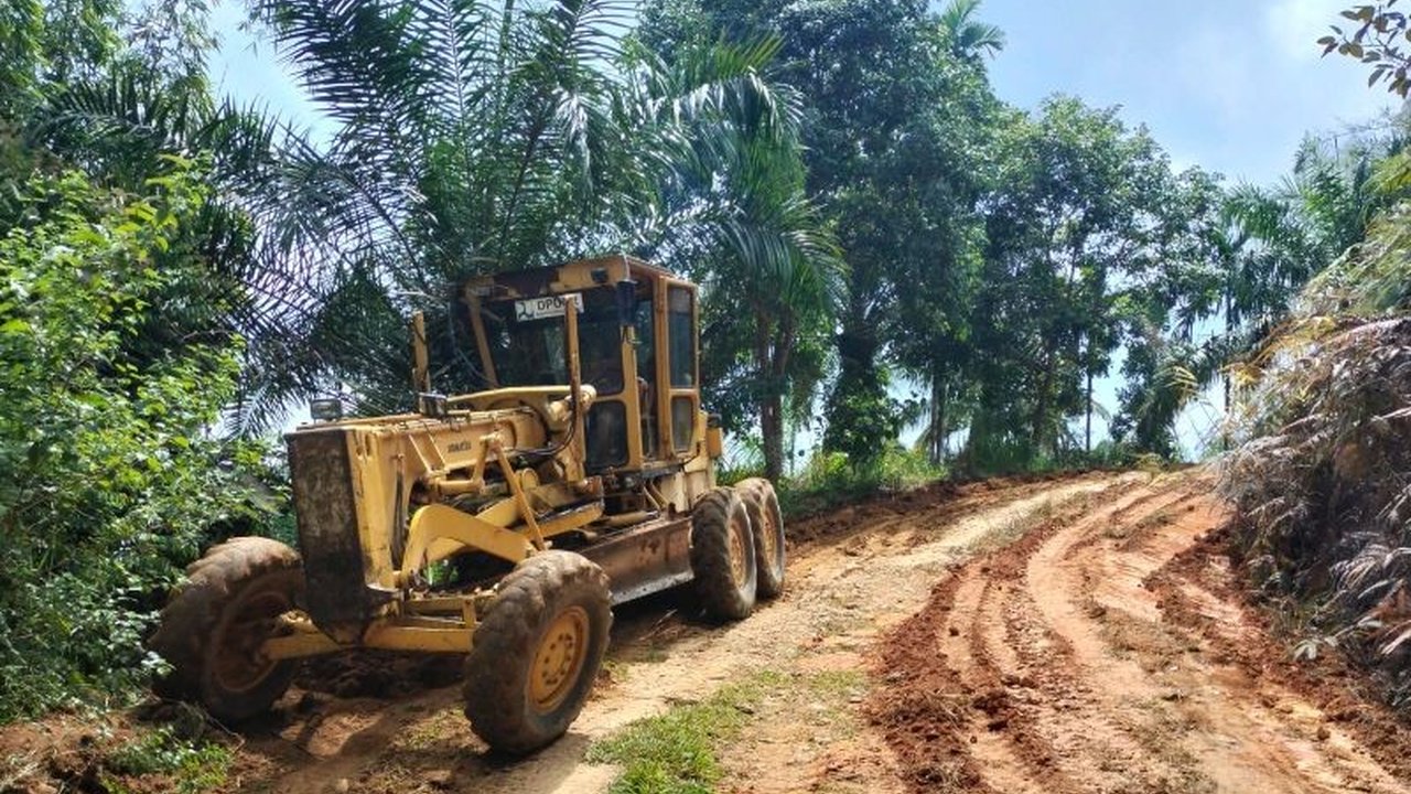 Pemerintah Kabupaten Pasaman Barat memulai perbaikan jalan menuju daerah terisolasi Rura Patontang, Kecamatan Koto Balingka, untuk memperlancar akses masyarakat dan layanan kesehatan.