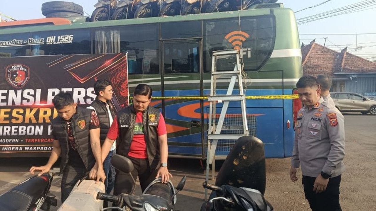 Kepolisian Resor Cirebon Kota berhasil membongkar jaringan penadah motor curian lintas provinsi yang diduga telah memperdagangkan ratusan unit kendaraan dalam setahun. Simak detail pengungkapannya!