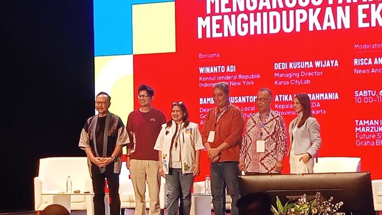 Pemerintah Provinsi DKI Jakarta fokus pada pengembangan SDM sebagai esensi pembangunan kota. Langkah ini krusial untuk mewujudkan Jakarta sebagai kota global yang cerdas dan inovatif.