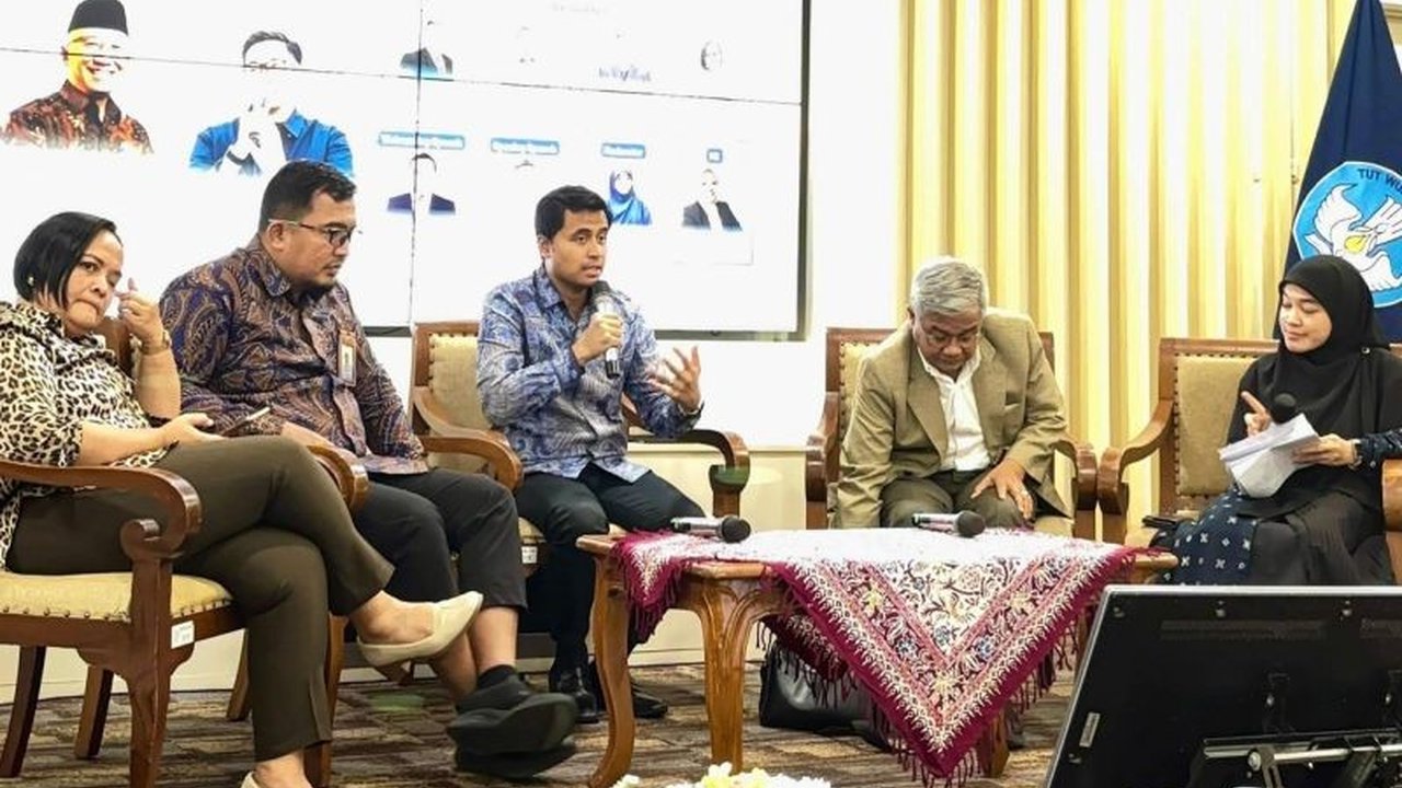 Pemerintah Indonesia melalui koordinasi lintas kementerian terus berupaya menjaga ketersediaan dan penyaluran Subsidi Energi bagi masyarakat di tengah dinamika geopolitik global yang bergejolak.