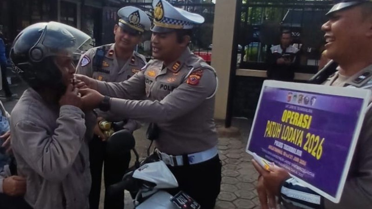 Satuan Lalu Lintas Polres Tasikmalaya mengutamakan tilang ETLE dalam Operasi Patuh Lodaya 2026 Tasikmalaya untuk menekan angka pelanggaran dan kecelakaan lalu lintas, sekaligus meningkatkan kepatuhan masyarakat.