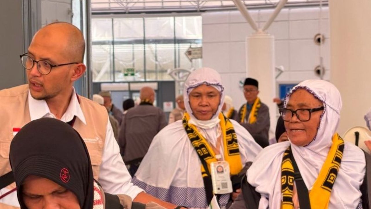 Kemenhaj RI terus mengawal dan mengimbau seluruh jamaah haji Indonesia agar mematuhi Aturan Kepulangan Jamaah Haji, termasuk ketentuan bagasi dan dokumen penting, demi kelancaran dan kenyamanan proses kembali ke Tanah Air.