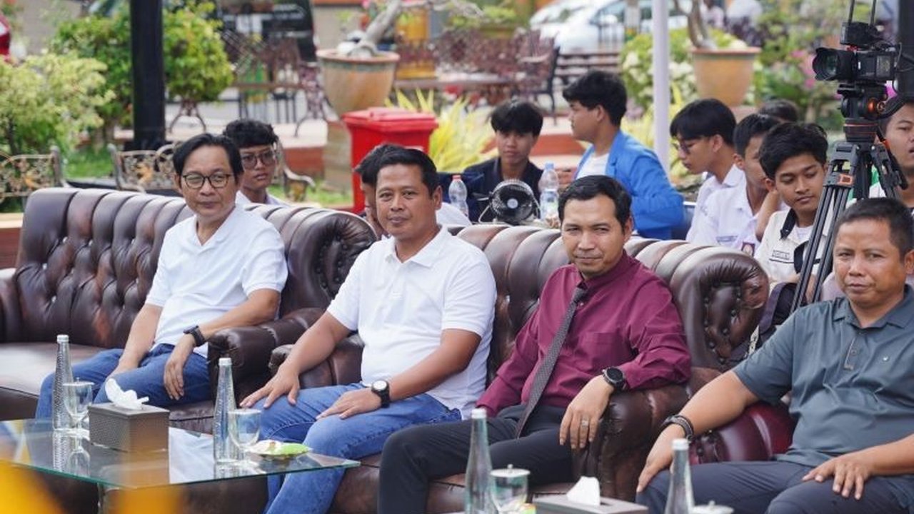 Pemerintah Kota Madiun sukses menggelar Turnamen E-Sports Piala Wali Kota 2026, menjadi wadah strategis bagi talenta digital anak muda serta bukti perkembangan olahraga modern di kota tersebut.
